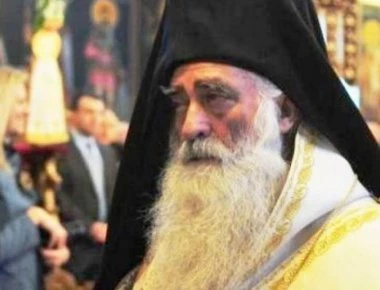 Τα «ράσα» ξεσηκώνονται: Κεραυνοί Μητροπολιτών και απλών ιερέων κατά Τσίπρα, Ιερώνυμου και ΜΚΟ